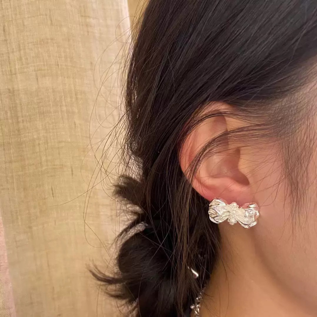 【8/12(火)〜NEW】Bow Pearl Pierce