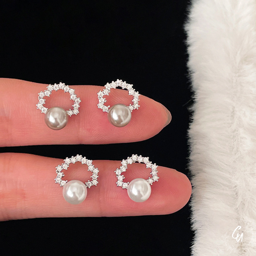 Circle Zircon Pearl Pierce