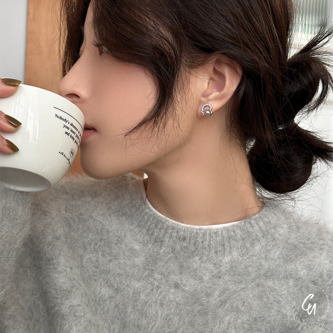 Circle Zircon Pearl Pierce