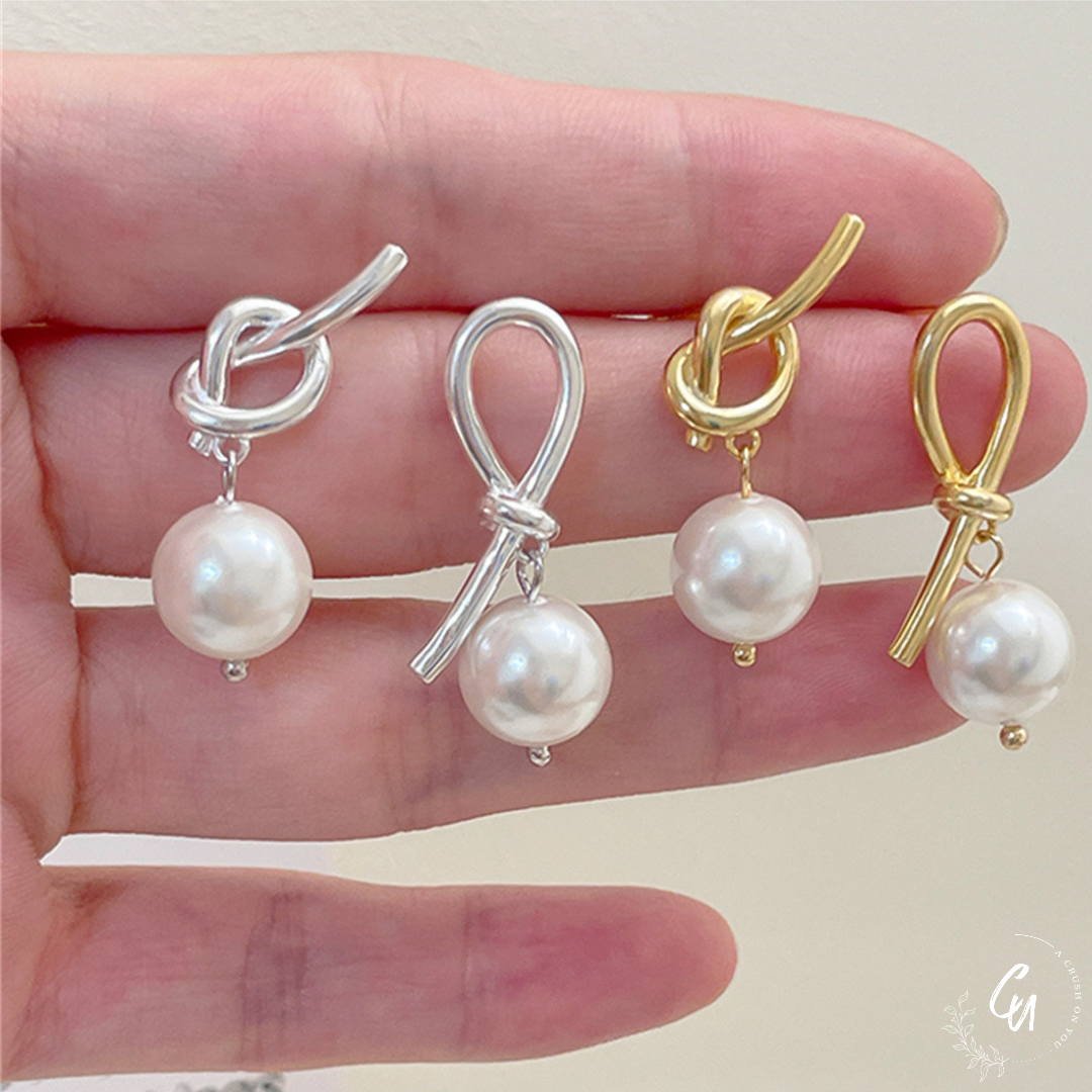 Knot-Line Pearl Pierce
