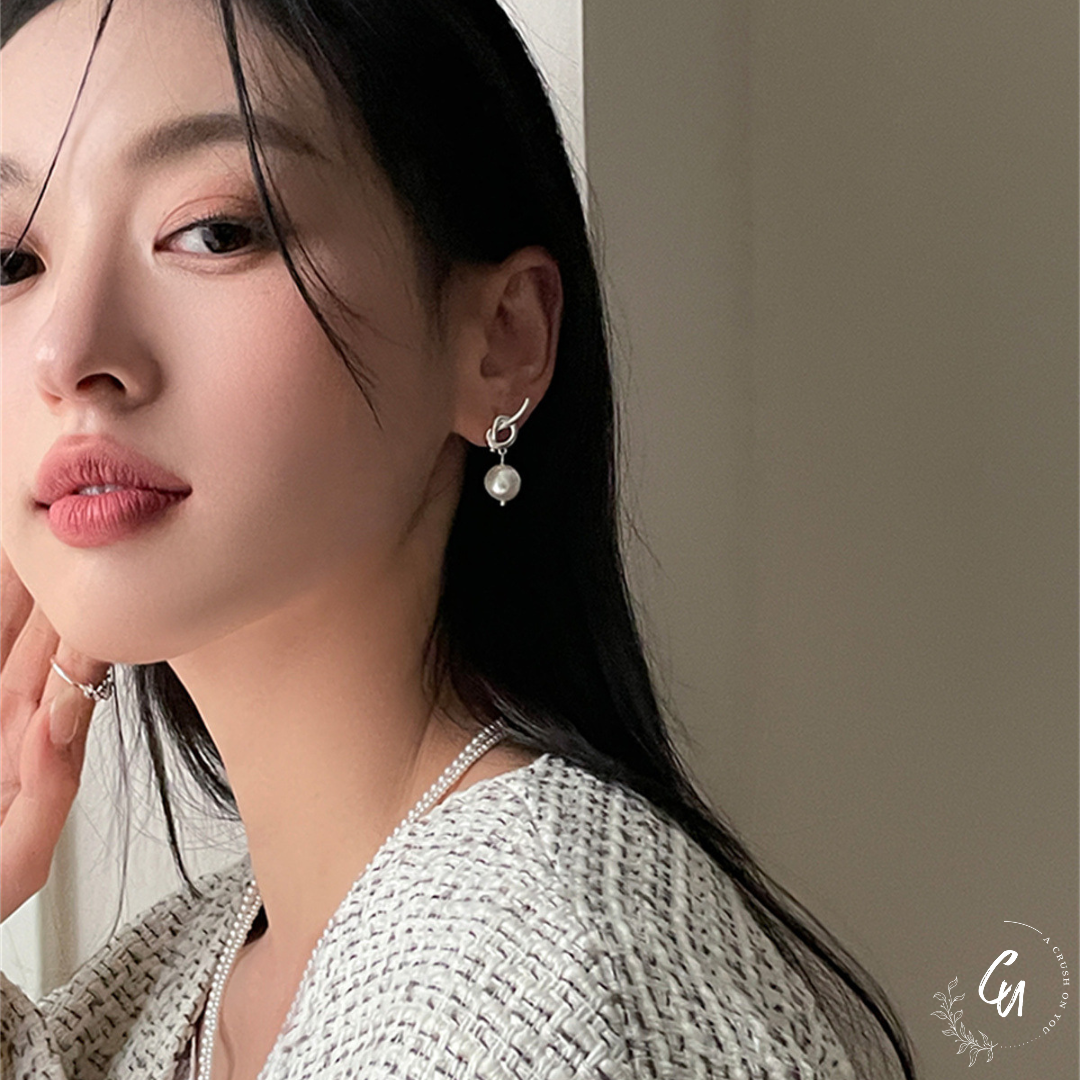 Knot-Line Pearl Pierce