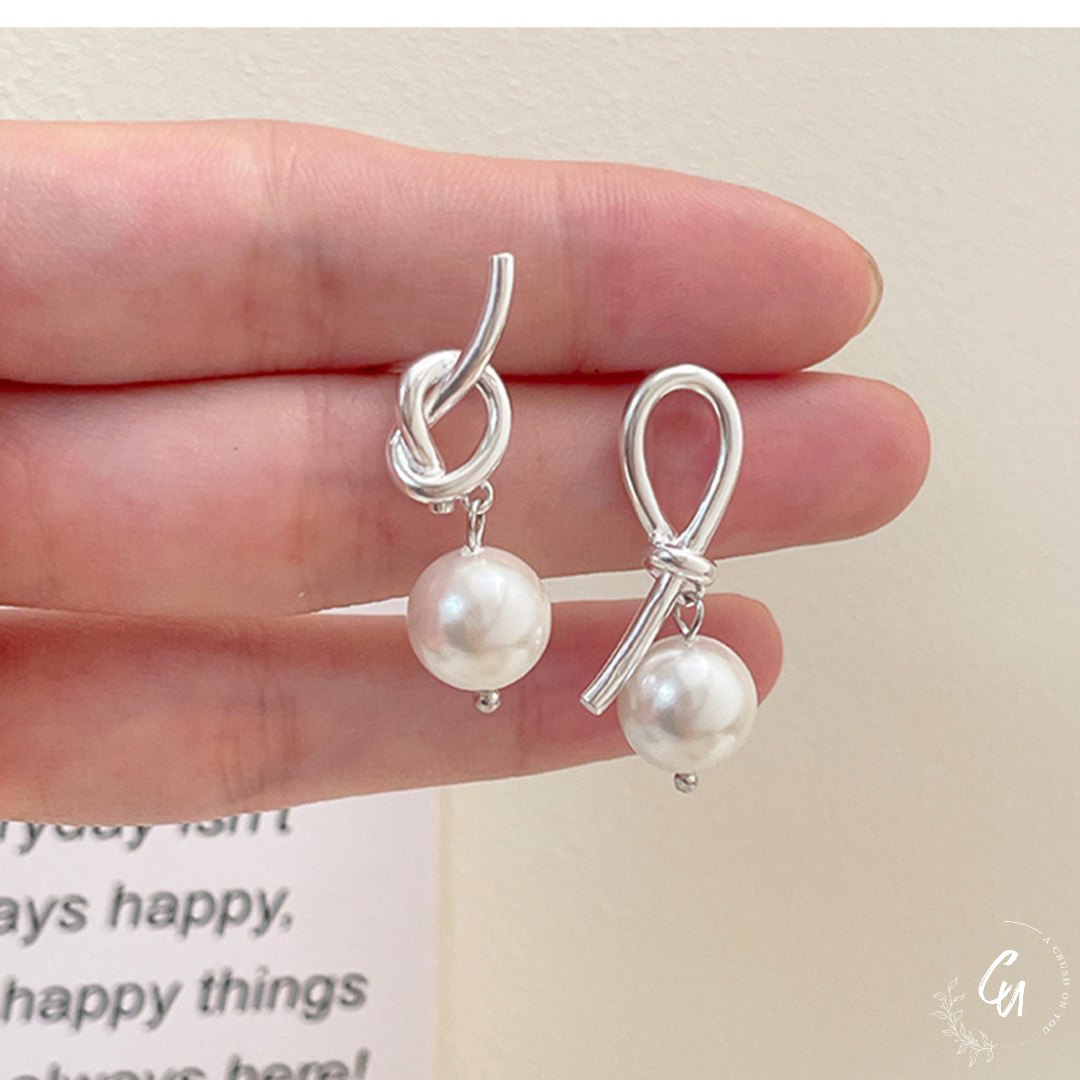 Knot-Line Pearl Pierce