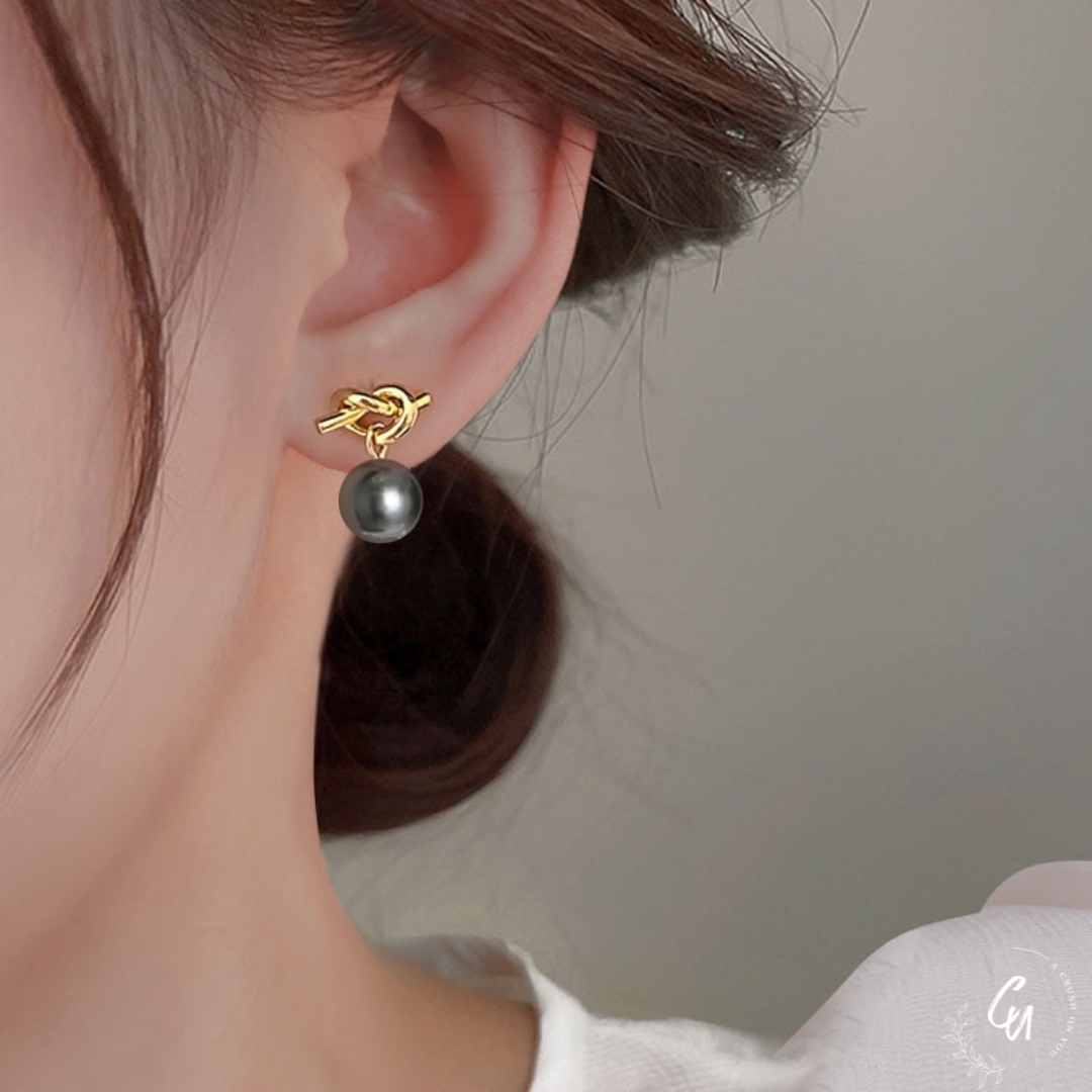 Knot Pearl Pierce