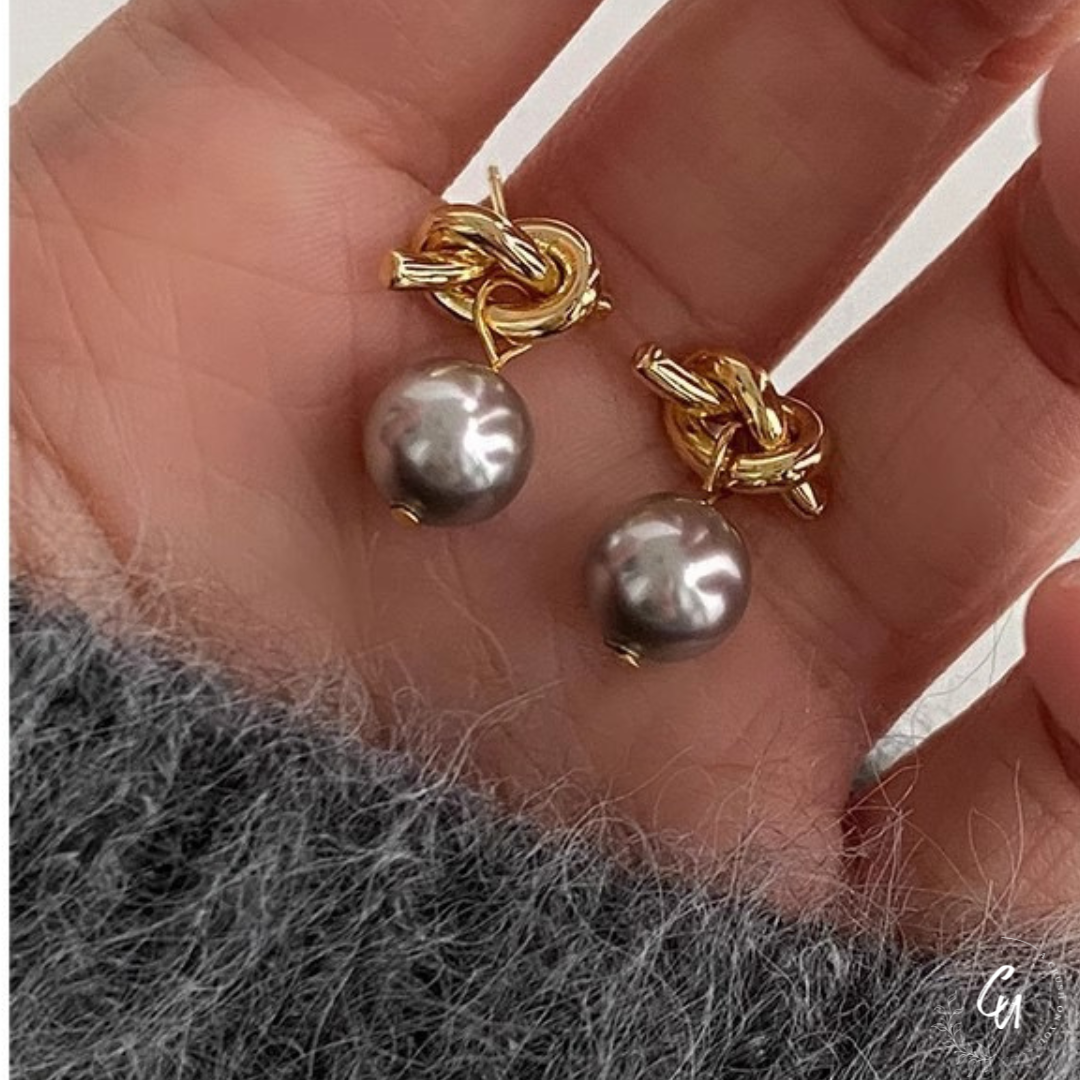 Knot Pearl Pierce