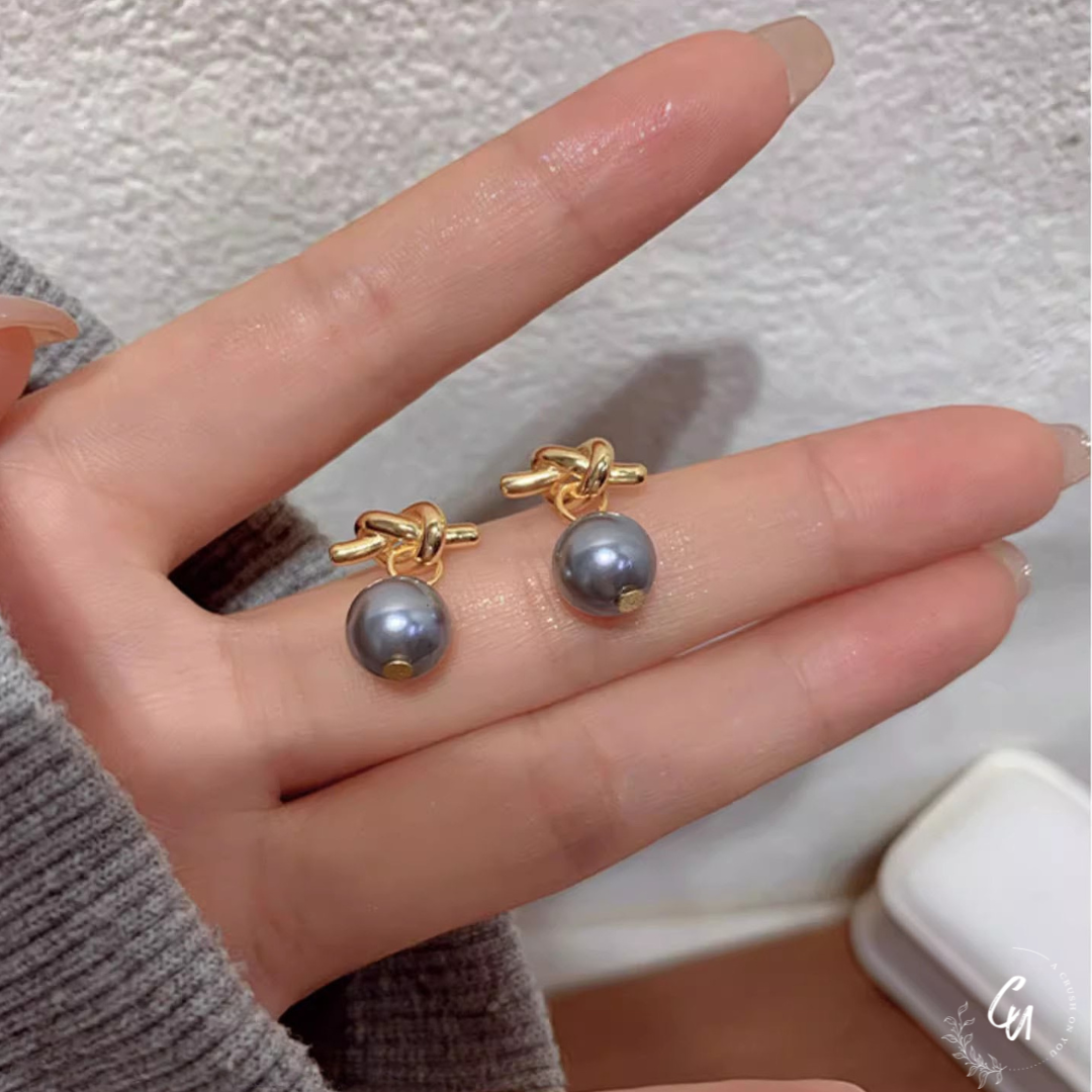 Knot Pearl Pierce
