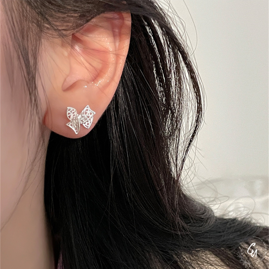 Lace Ribbon Pierce