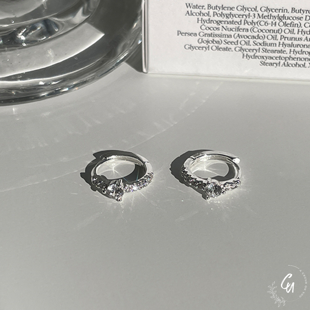 Line Zircon Hoop Pierce