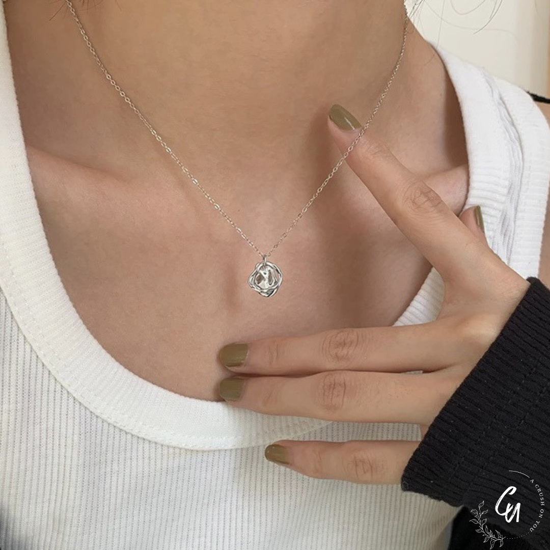 Nuance Circle Plate Necklace