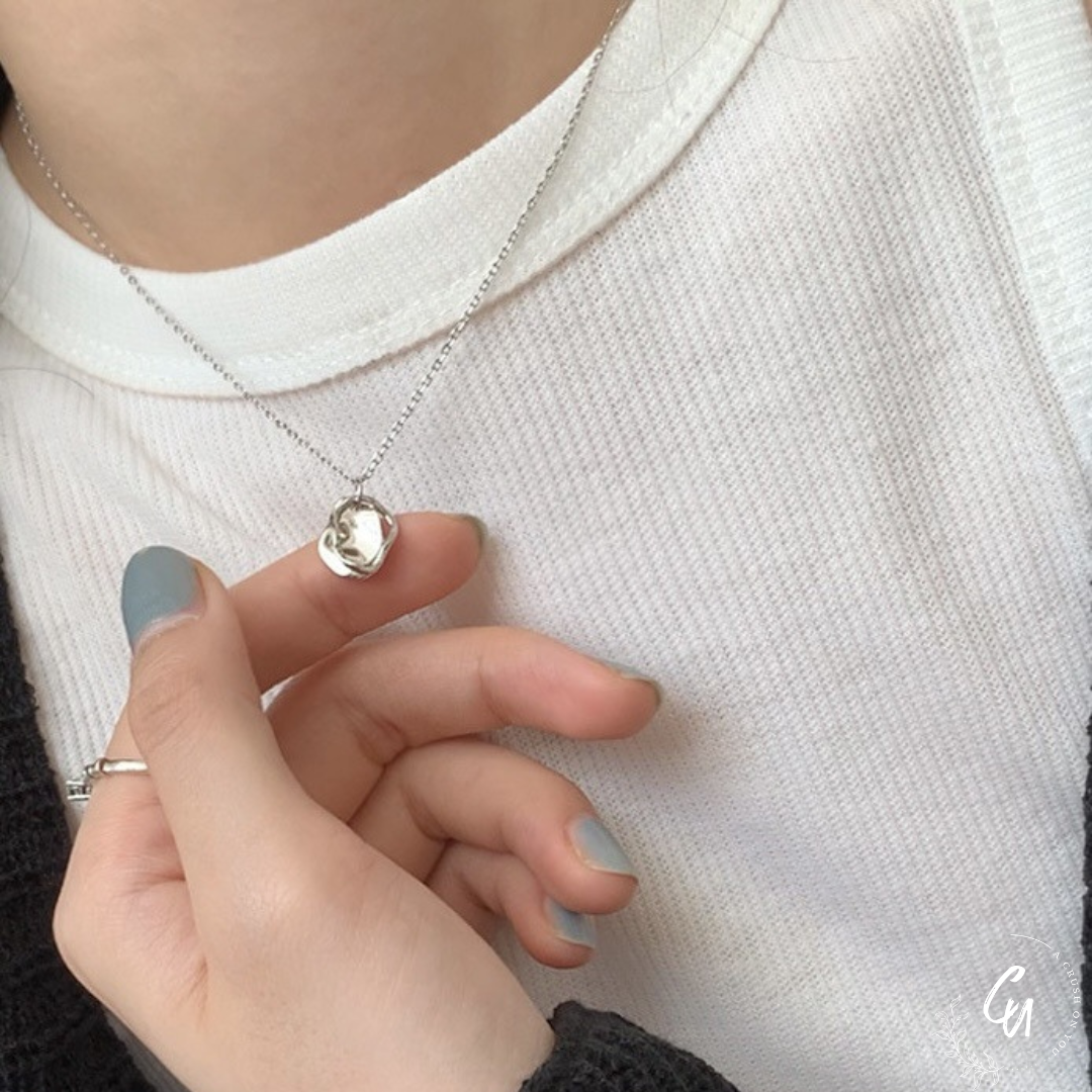 Nuance Circle Plate Necklace