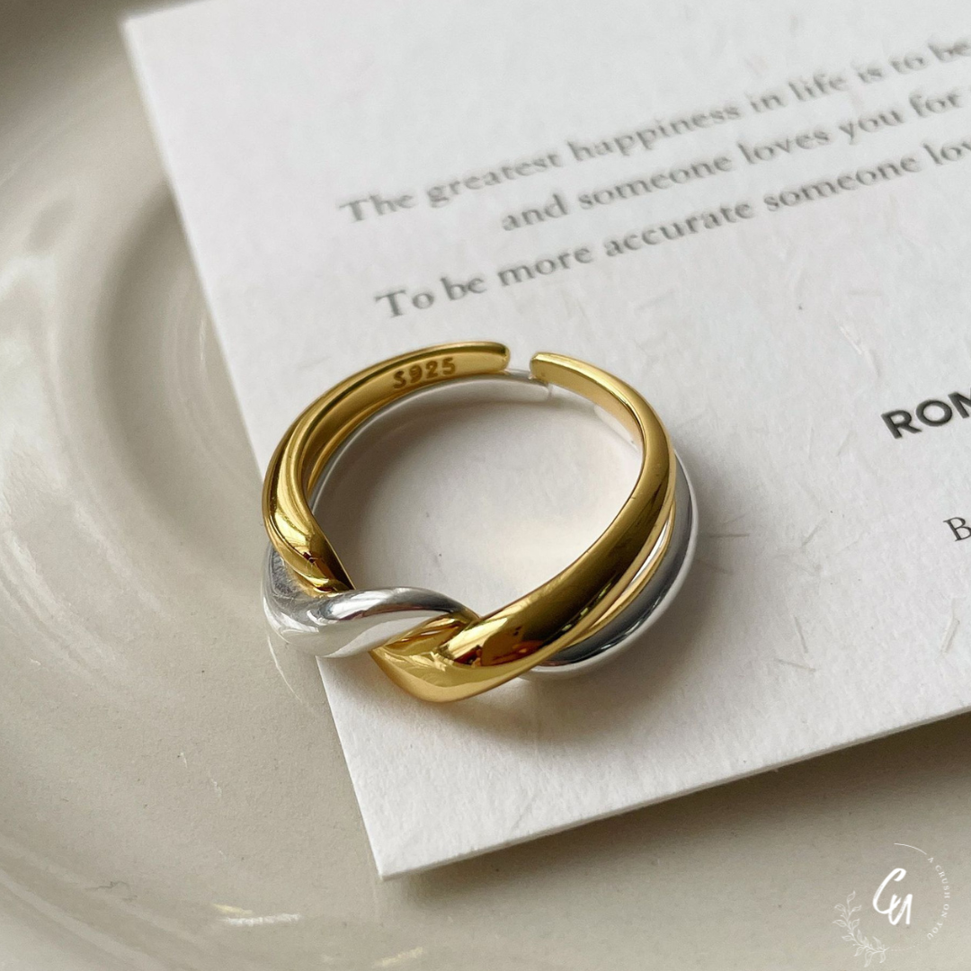 Nuance Cross Ring