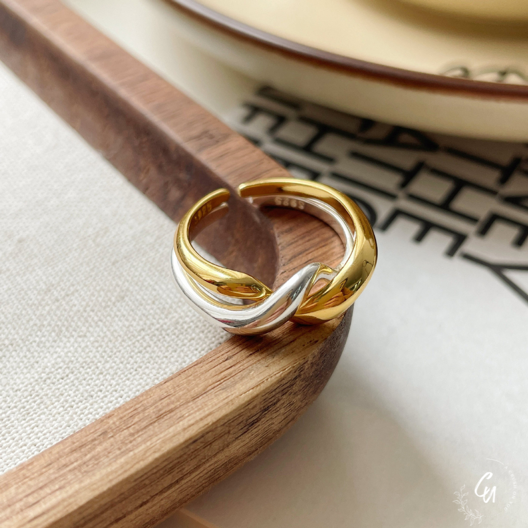 Nuance Cross Ring