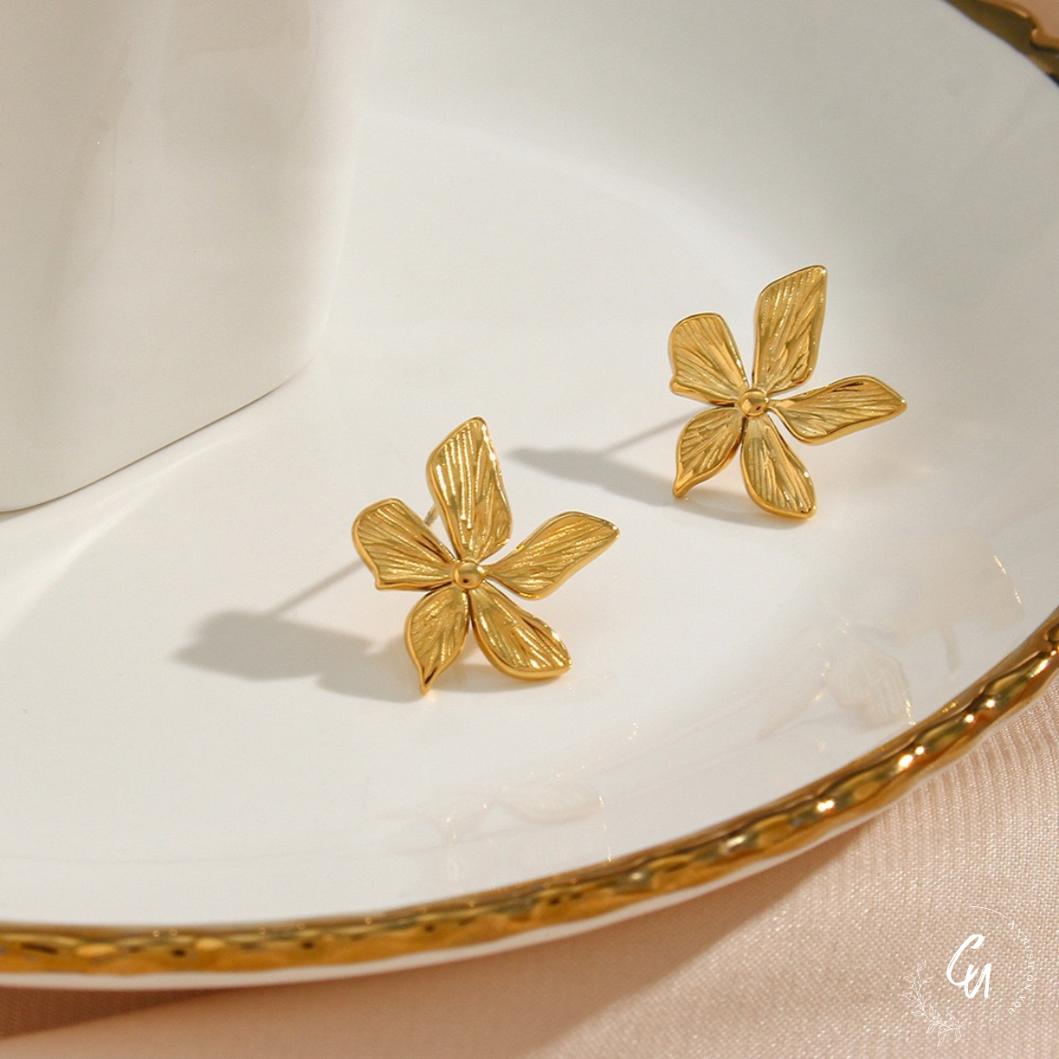 Petal Vintage Pierce