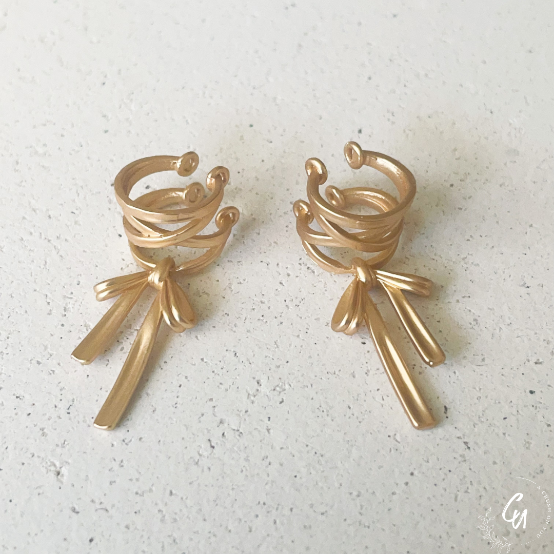 【10/10(木)〜再入荷】Ribbon Earcuff