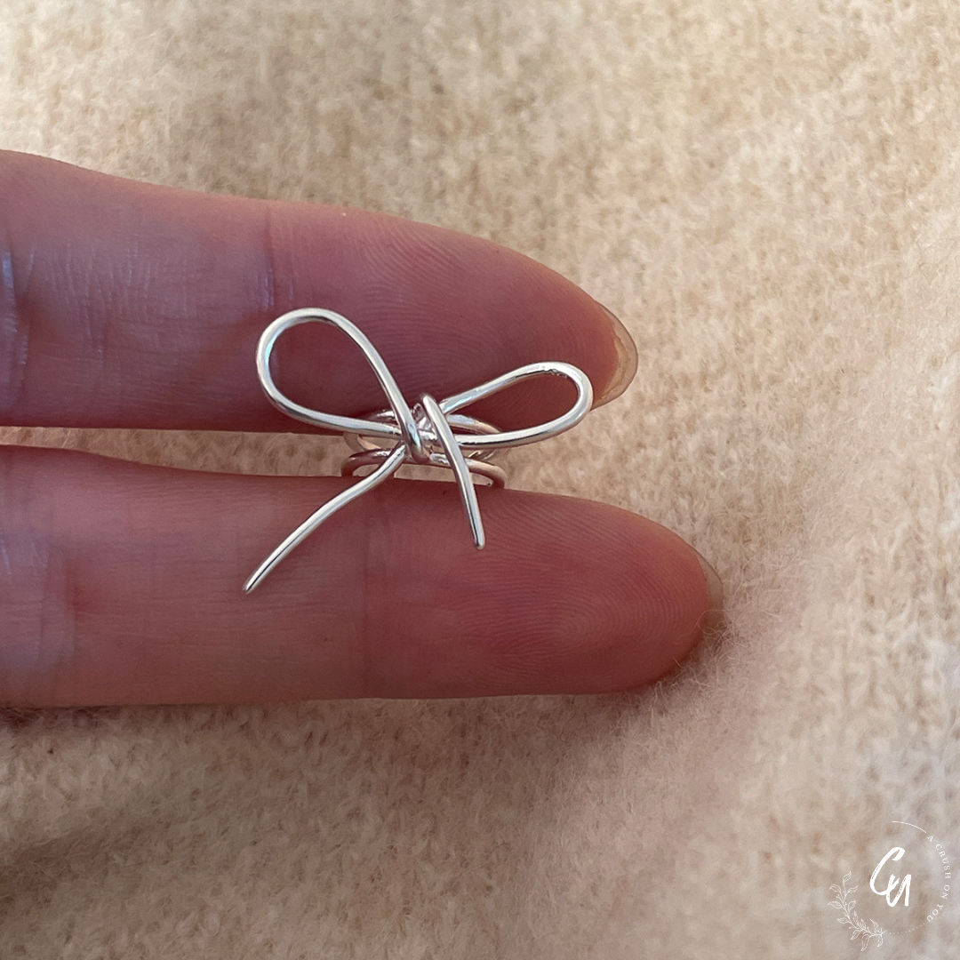 【7/22(火)〜再入荷】Ribbon Twist Earcuff