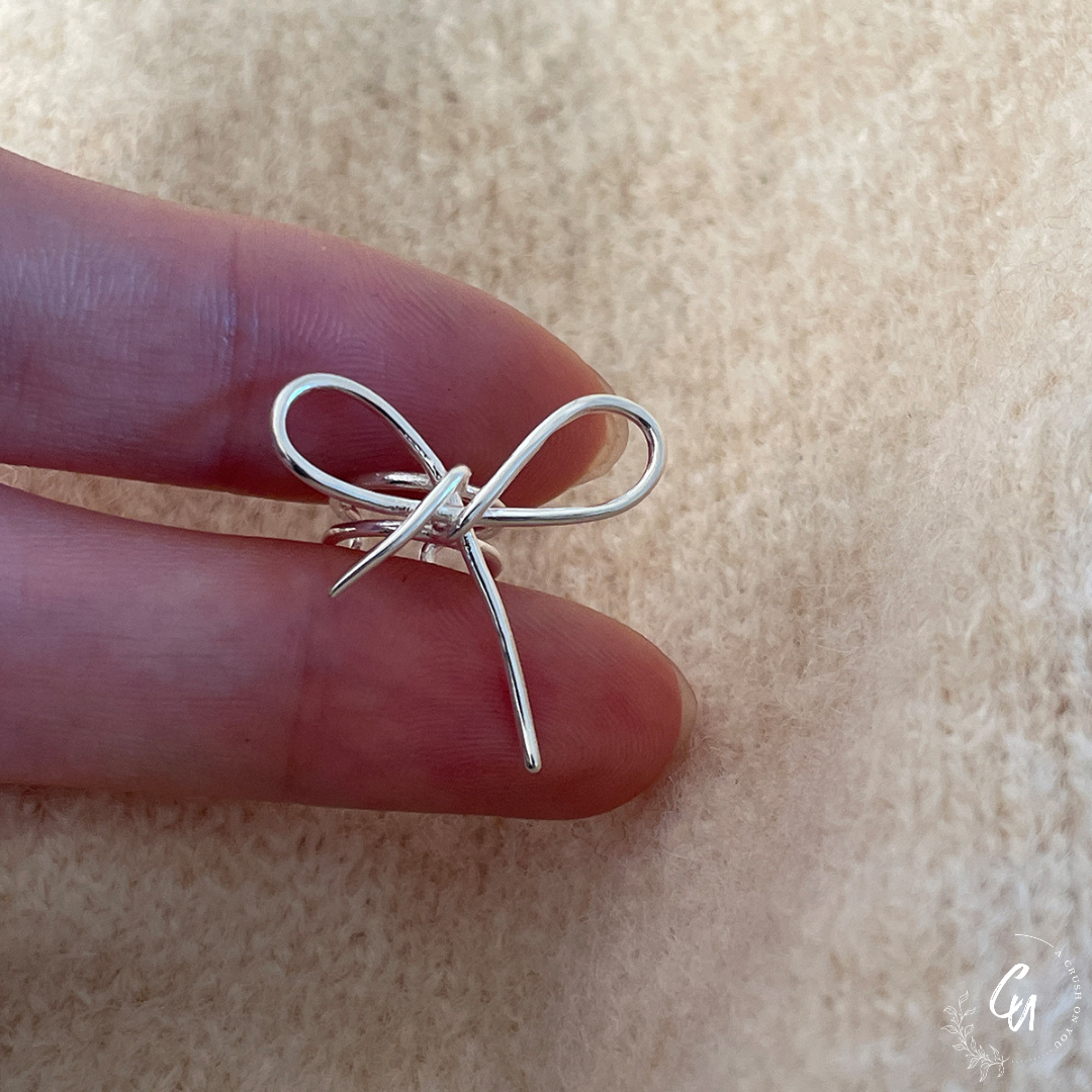 【7/22(火)〜再入荷】Ribbon Twist Earcuff