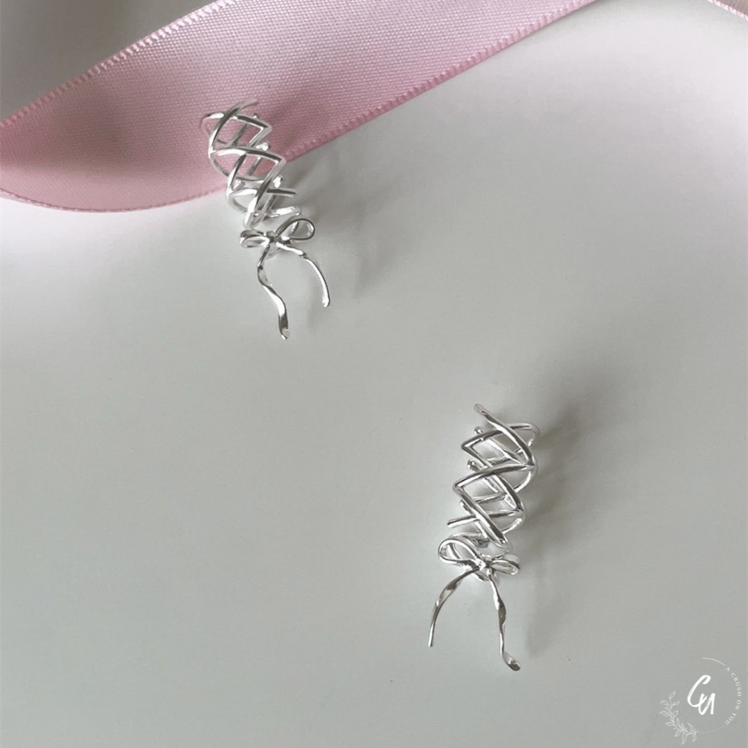 Tiny Ribbon Earcuff