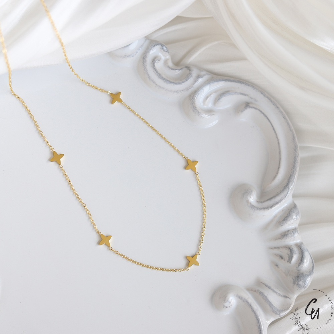Clover Tiny Necklace