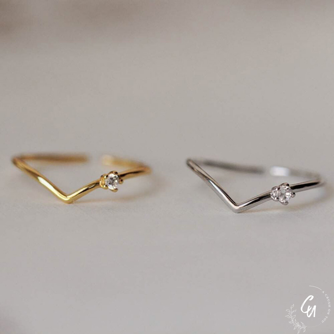 V-Line Zircon Ring