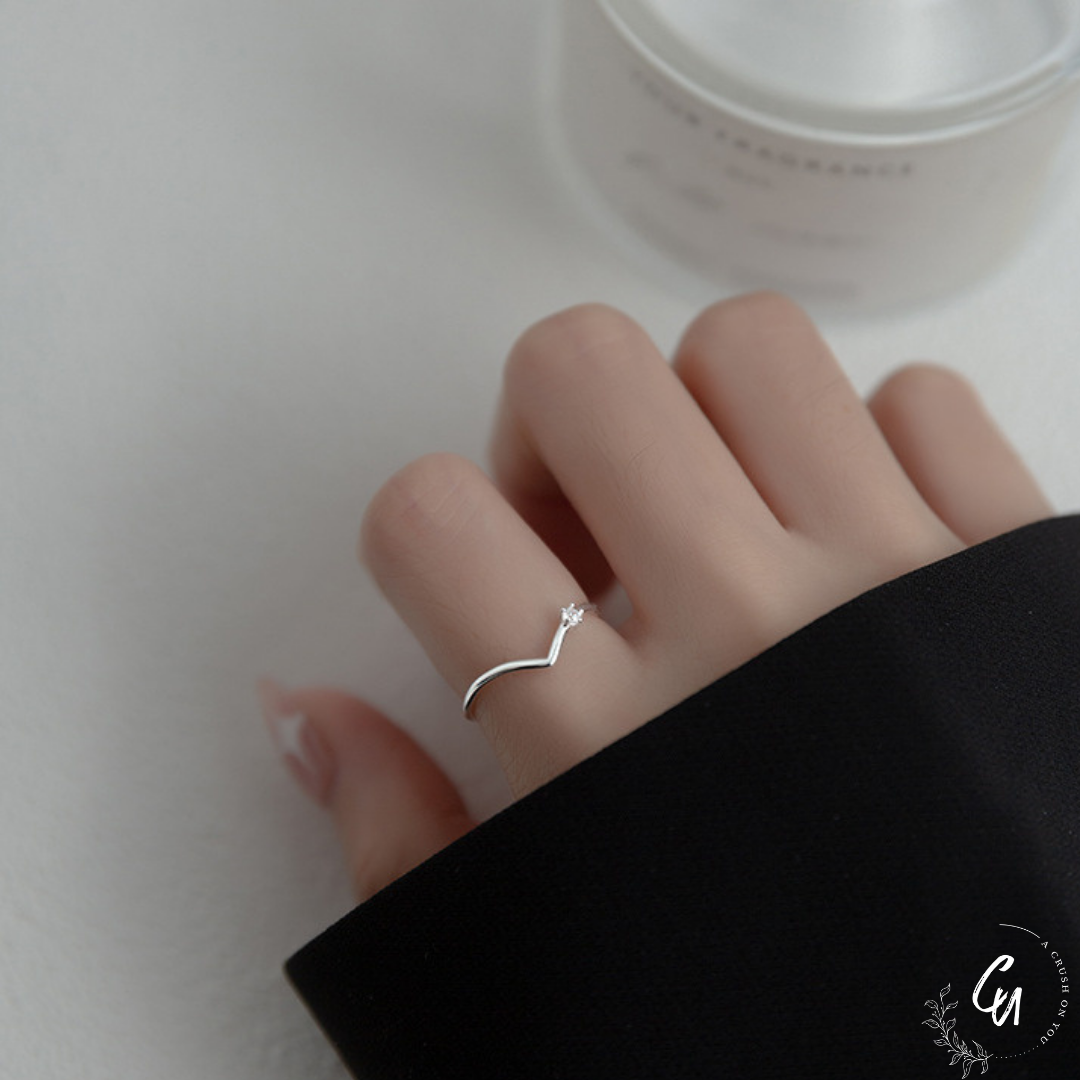 V-Line Zircon Ring