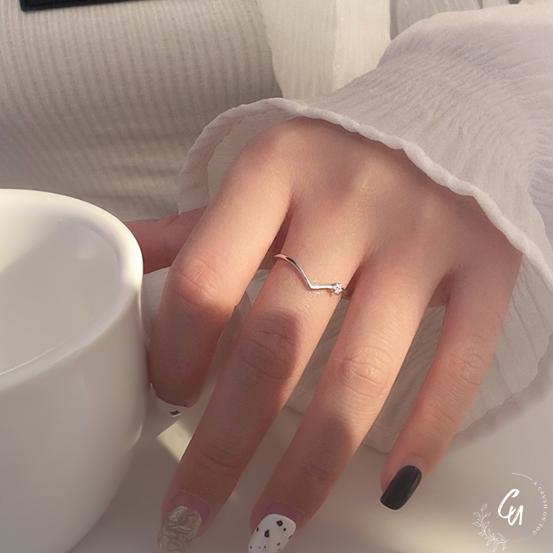 V-Line Zircon Ring