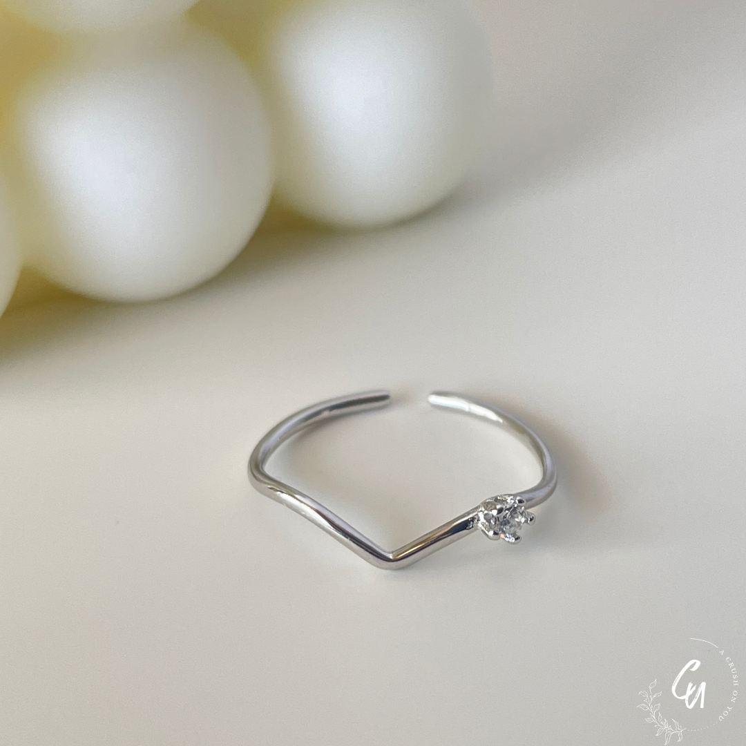 V-Line Zircon Ring