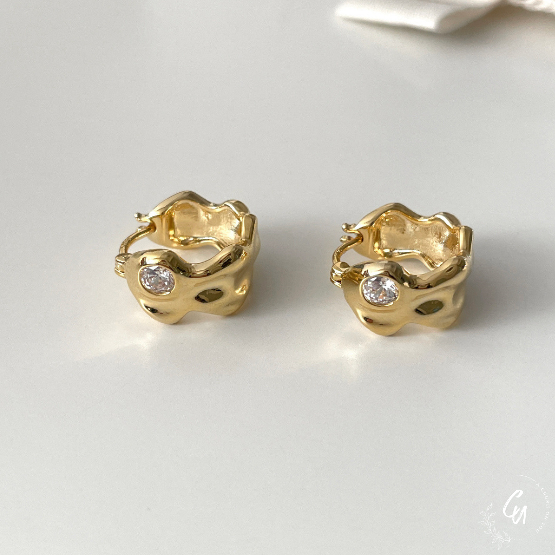 Wave Zircon Hoop Pierce