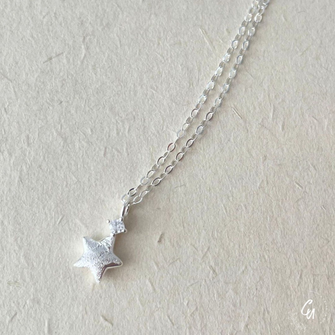 【8/17(日)〜再入荷】Zircon Star Necklace