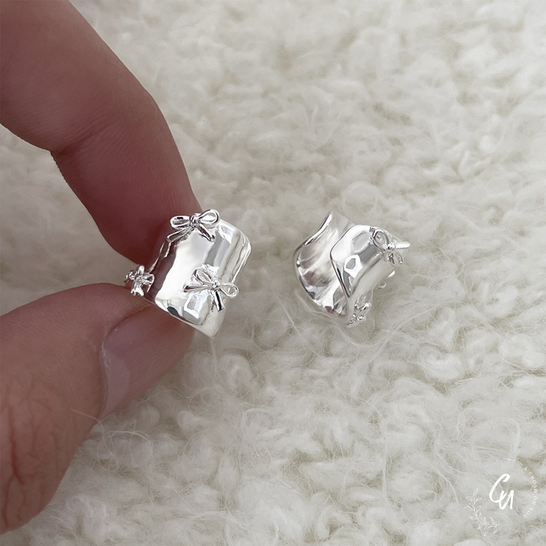 Bowknot Shine Earcuff