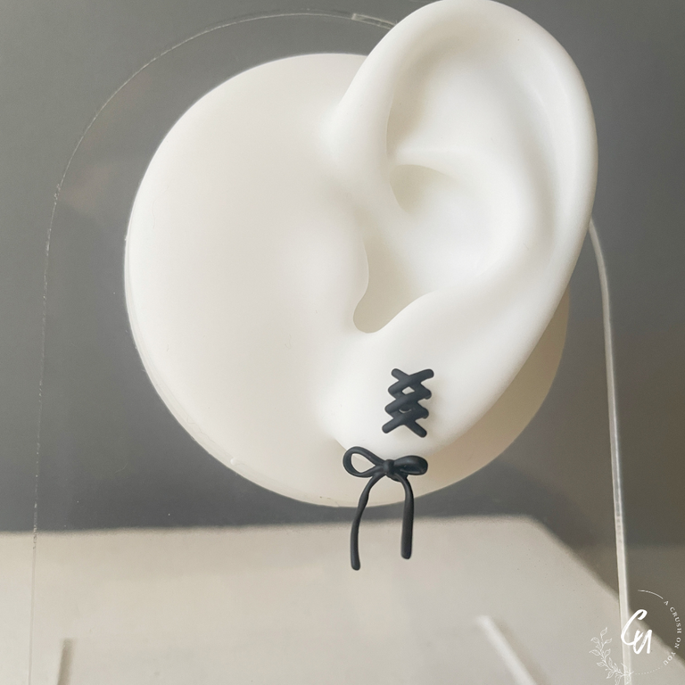 【4/28(月)〜再入荷】Black Butterfly Ribbon Pierce