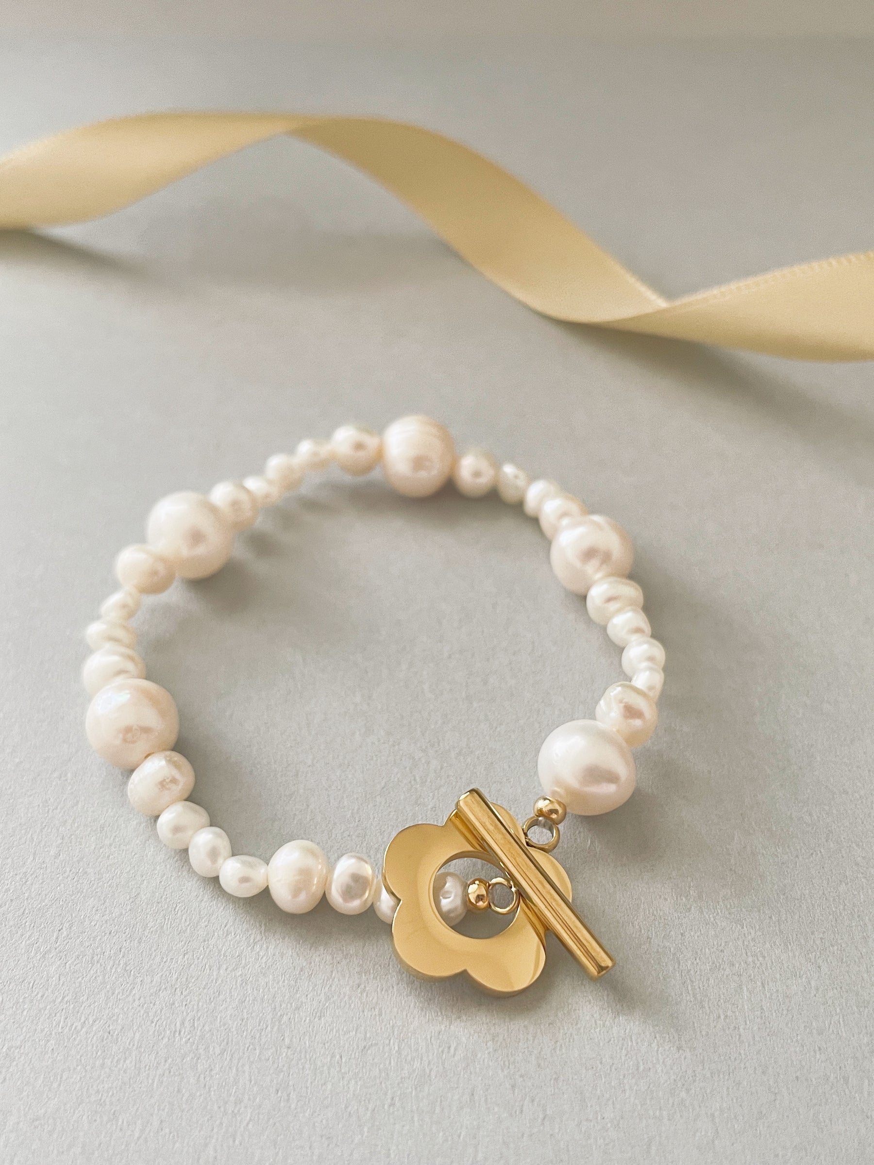 Goldflower Pearl Bracelet