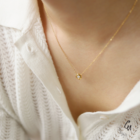 Irregular-shape Zirconia Necklace