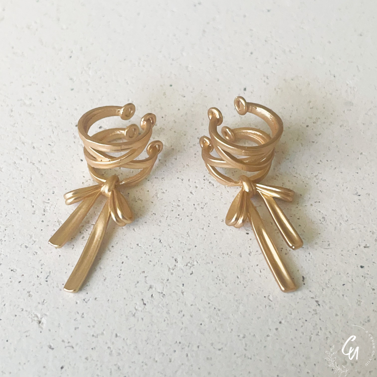 【4/28(月)〜再入荷】Ribbon Earcuff
