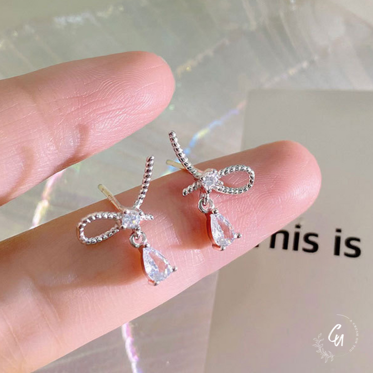 Ribbon Zircon Pierce