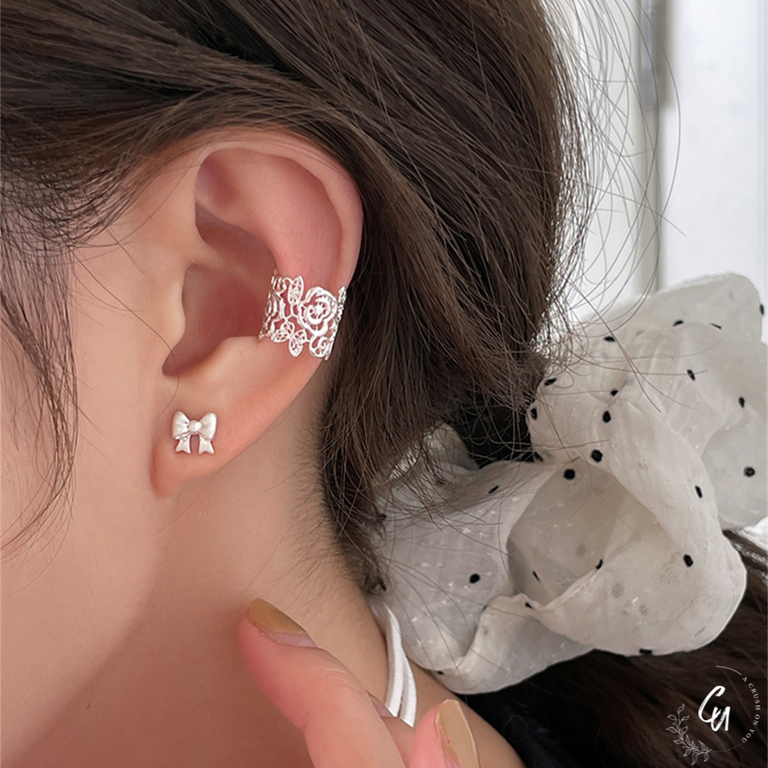 Rose Lace Earcuff