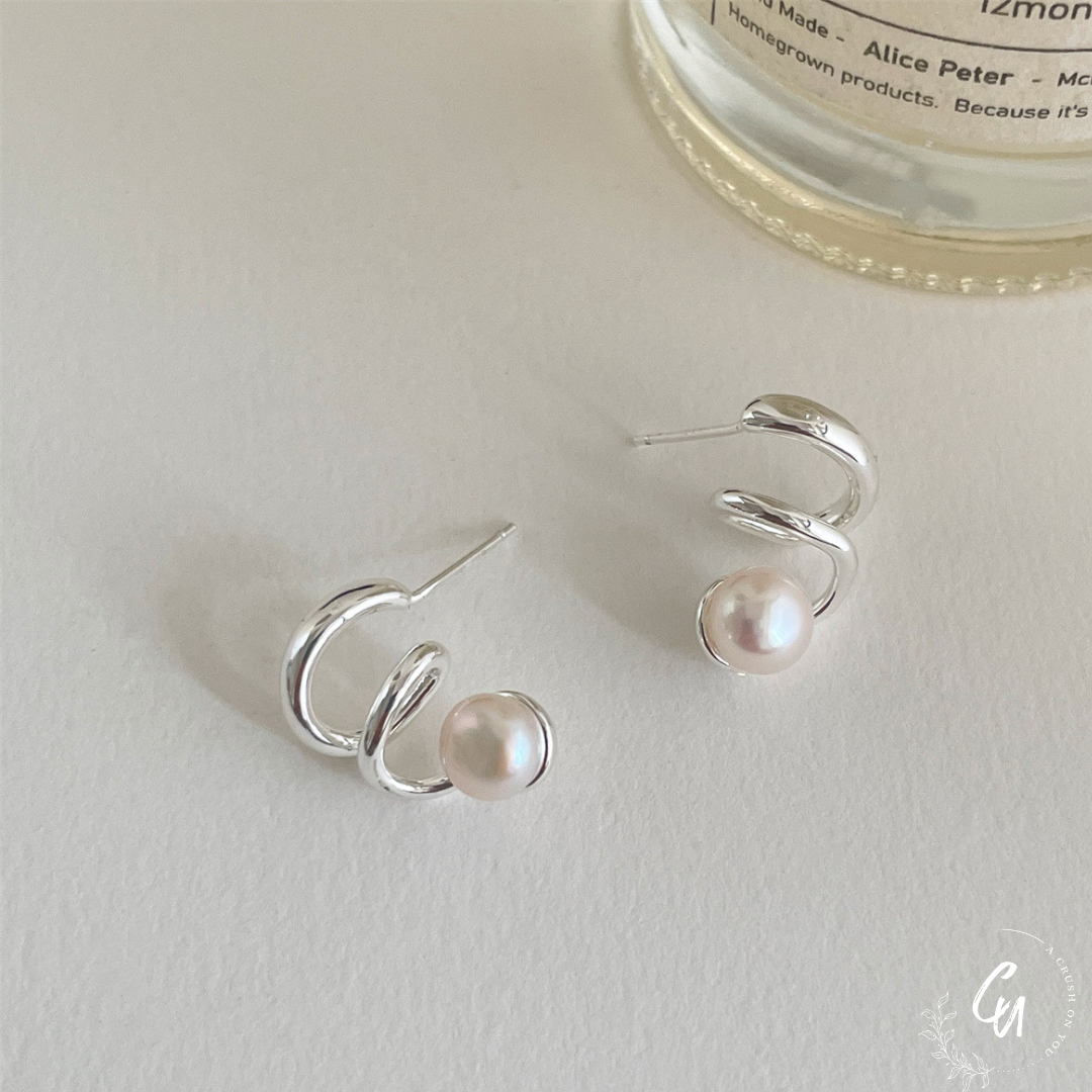 【10/15(月)〜NEW】Spiral Line Pearl Pierce