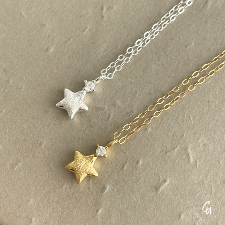 【8/17(日)〜再入荷】Zircon Star Necklace